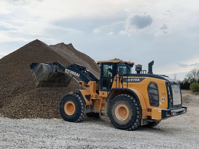 HL970A wheel loader takes up residence at the Dannenmuller stone quarry